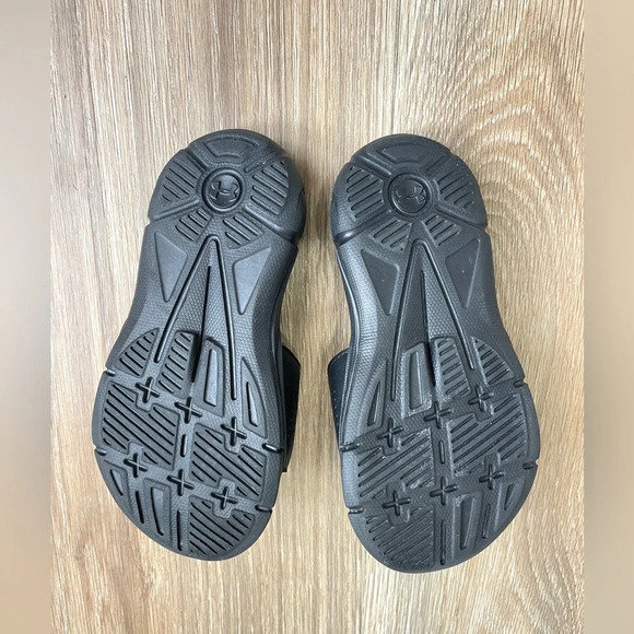 Under Armour 4D Foam Youth Slip On V Slides Black White Sandals Size 11 NWOT - Picture 4 of 5